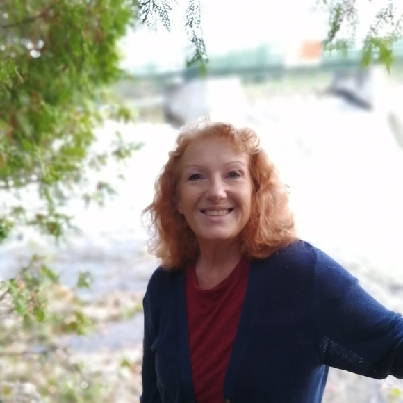 Meet your Posher, Lisa - Picture 1 of 1